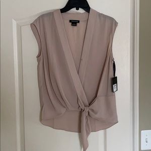 Trouve sleeveless blouse (new/never worn)